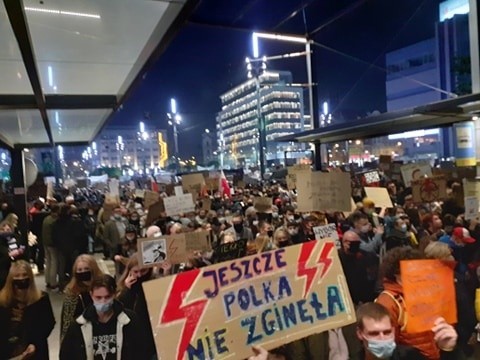 Strajk kobiet w Katowicach. W środę 28.10 manifestanci...