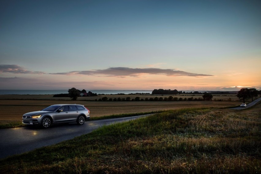 Volvo Cars wprowadza nowe rozwiązania do modeli serii 90...