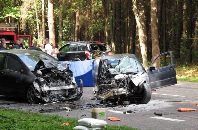 Da drodze krajowej nr 3 w pobliżu miejscowości Babigoszcz doszło do karambolu kilku aut. Jedna osoba nie żyje, 10 osób jest rannych.