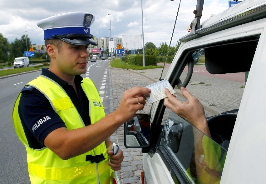 Uparcie jeździsz lewym pasem? Zapłacisz nawet 500 zł. Nowa akcja zachodniopomorskiej policji