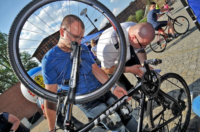 Znakowanie rowerów miało miejsce między innymi na wyspie młyńskiej w Bydgoszczy. To jedna z takich akcji