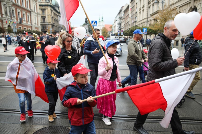 Kraków. Ulicami Krakowa przeszedł "VIII Marsz dla Życia i Rodziny"