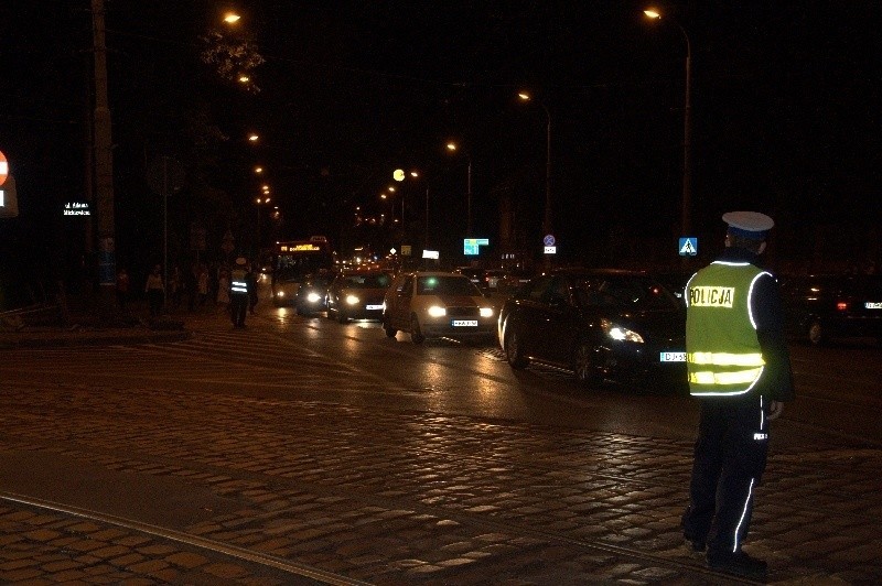 Nocny półmaraton sparaliżował miasto. Korki i zablokowane tramwaje (ZDJĘCIA)