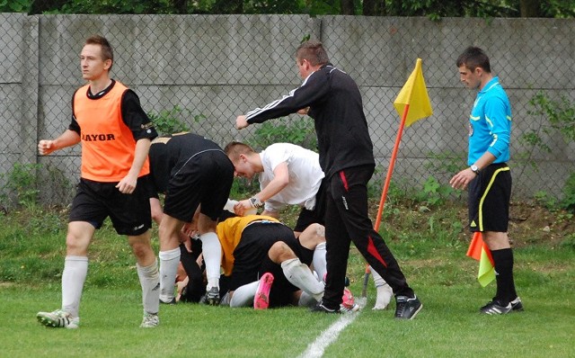 Strumyk Malawa pokonał na swoim boisku Resovię II 2-0.