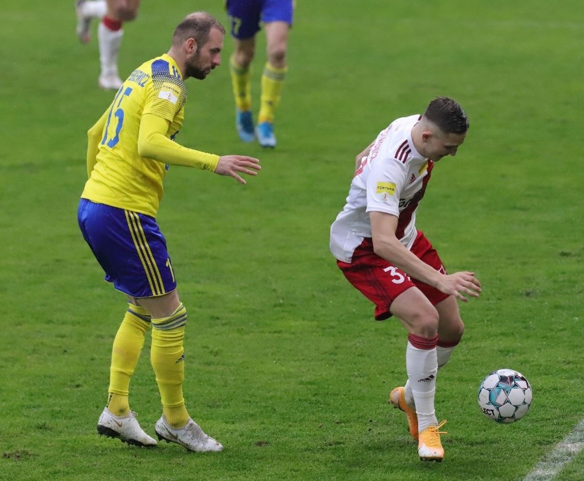 Korona-ŁKS. Dwukrotnym mistrzom Polski zdarzało się wygrywać także na stadionie w Kielcach