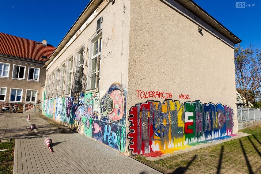 Mural z napisem „Tolerance” na IV LO został zamazany przez wandala [ZDJĘCIA, WIDEO]