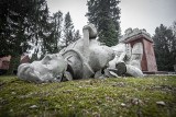 Na cmentarzu w Koszalinie zniszczono Pomnik Zwycięskiej Armii Radzieckiej [ZDJĘCIA]