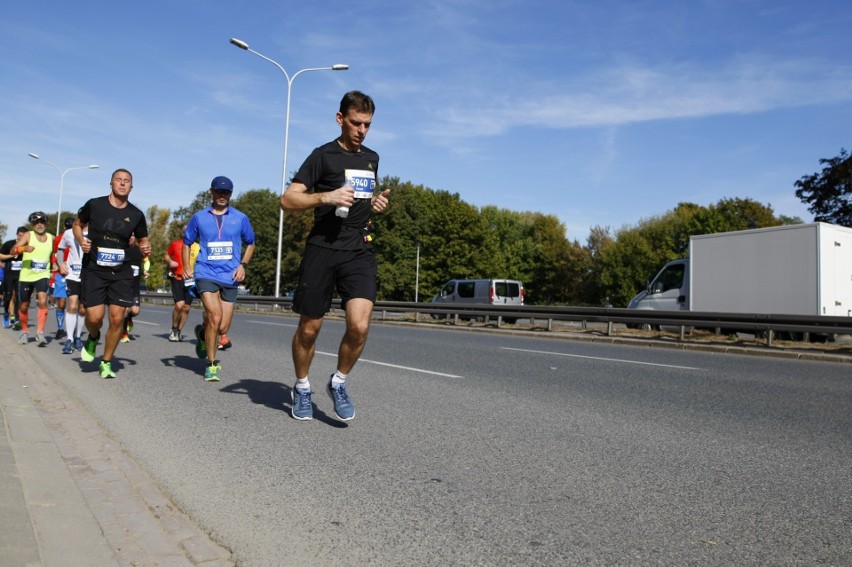 Uczestnicy Maratonu Warszawskiego 2018. Więcej zdjęć...