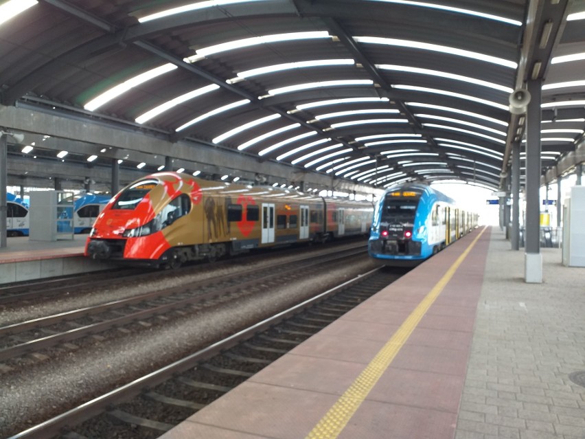 Nowy rozkład jazdy pociągów PKP. Intercity zawiesza połączenia. Jakie zmiany w województwie śląskim?