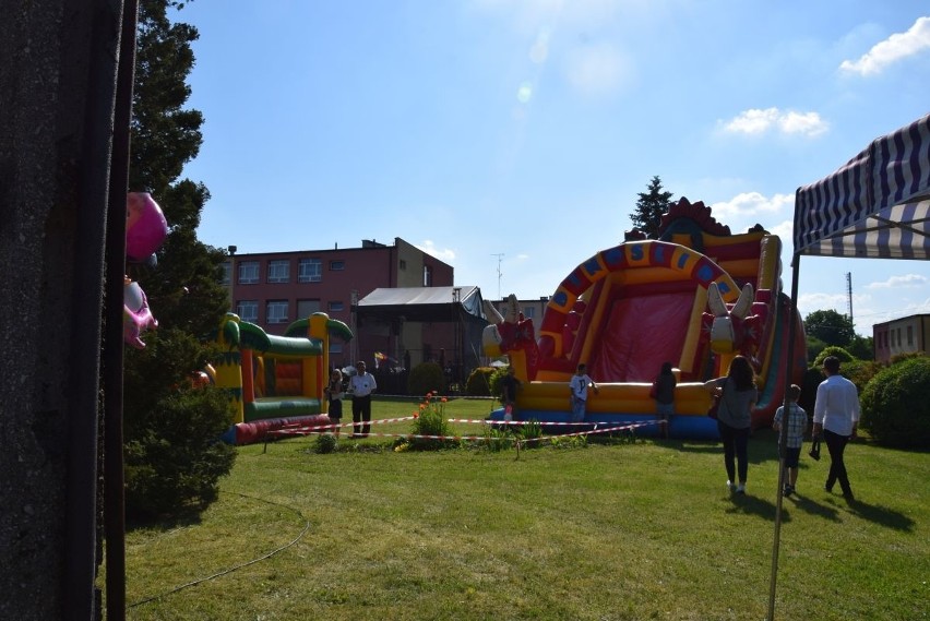 Święto Powiatu Jędrzejowskiego licznie zgromadziło mieszkańców na teren Zespołu Szkół Centrum Kształcenia Praktycznego w Krzelowie