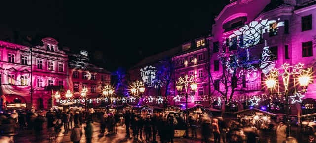 Jak co roku, w Bielsku-Białej odbywa się Jarmark Świąteczny. Oto jak ja widziałem to poprzez obiektyw aparatu - informuje autor  DarMor Photography;nf