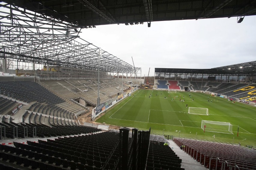 Stadion Pogoni - stan prac 19 listopada 2021.