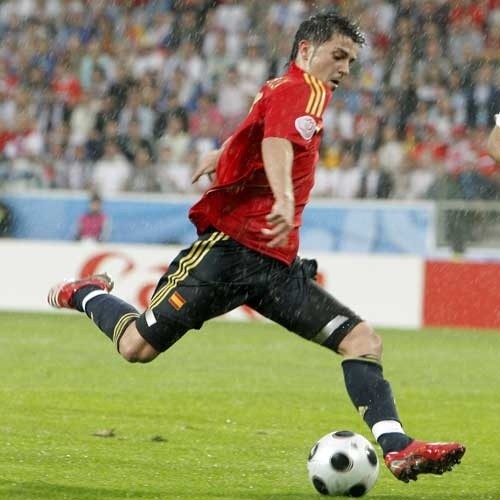Hiszpański napastnik David Villa jest z trzema bramkami królem strzelców Euro 2008.