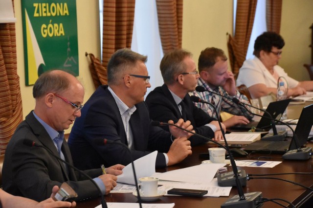 Nadzwyczajna sesja rady miejskiej - Zielona Góra - 6 lipca 2022 r.
