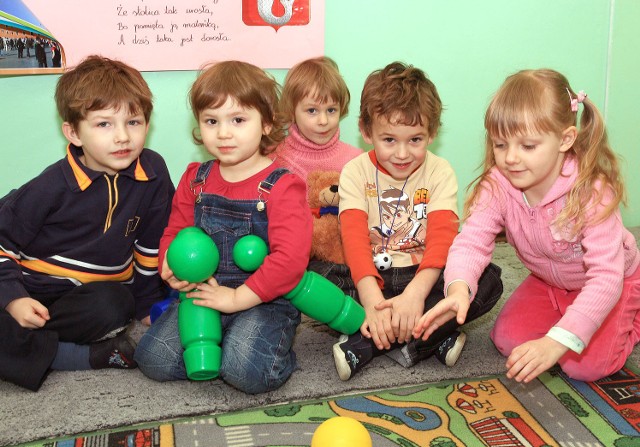Mateusz (od lewej, Wiktoria, Agnieszka, Szymon i Nadia bardzo lubią swoje przedszkole