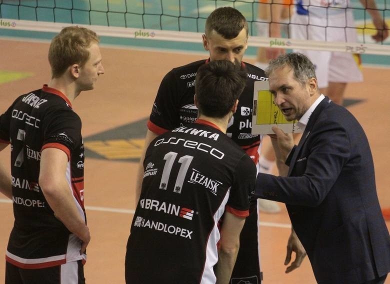 Asseco Resovia przegrywa w Radomiu z Cerrad Carnymi 0:3. Słaby mecz naszej drużyny. Dobra gra i zasłużona radość gospodarzy