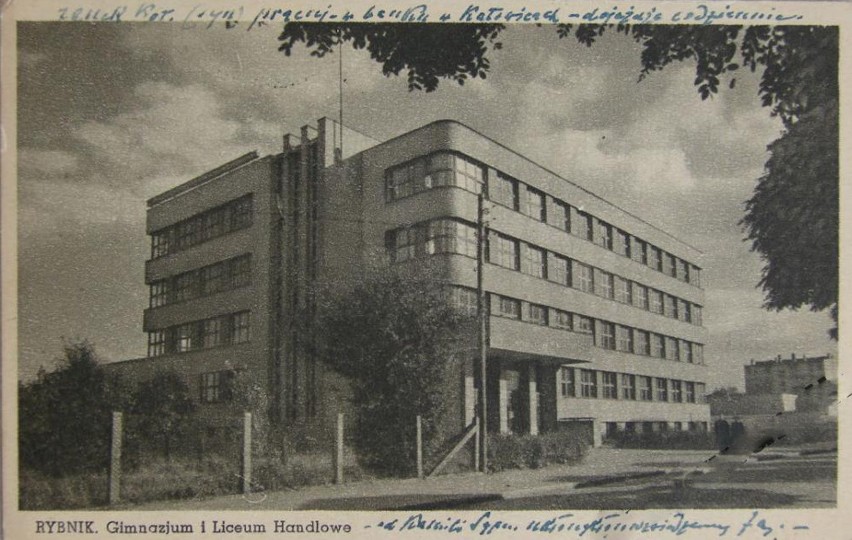 1951 , Gimnazjum i Liceum Handlowe