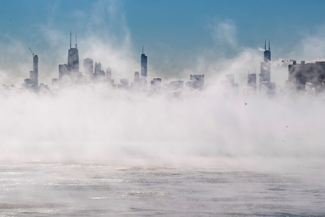 Atak zimy w USA. Rekordowe mrozy w Chicago. Temperatury sięgają minus 60 stopni Celsjusza. Zamknięte szkoły i urzędy, paraliż lotnisk