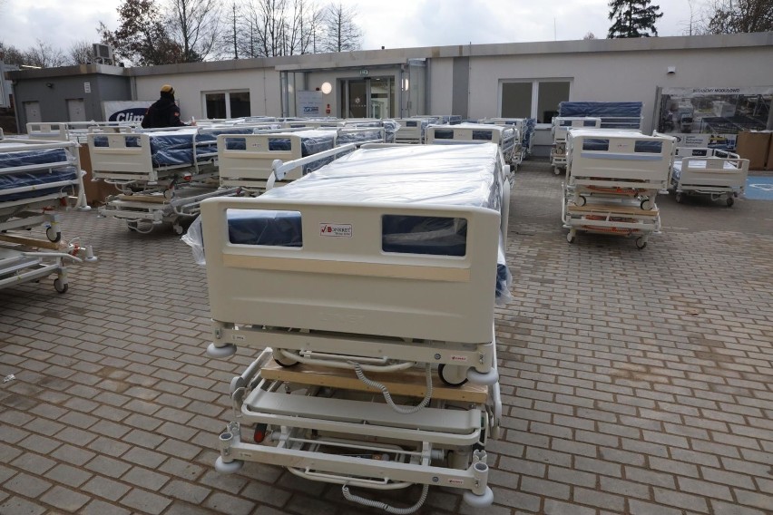 Powstał "covidowy" szpital modułowy w Bolesławcu [ZDJĘCIA]