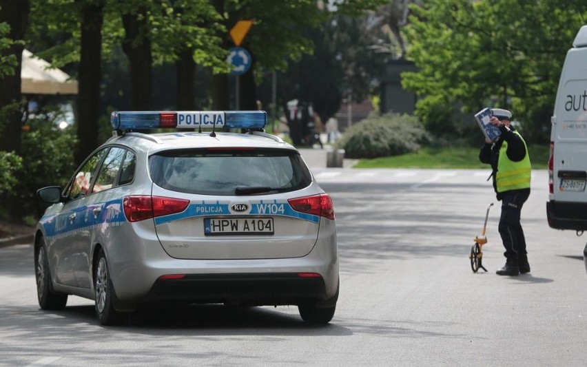 Tragiczne potrącenie na al. Jana Pawła II. Nie żyje kobieta