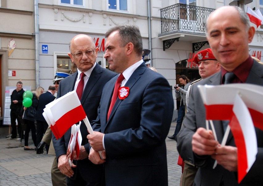 Dzień Flagi w Lublinie: Tłumy na placu Litewskim (ZDJĘCIA)