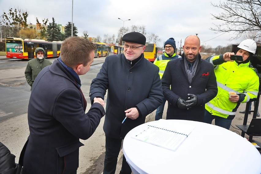 Zobaczcie na kolejnych zdjęciach, jak obecnie wygląda budowa...