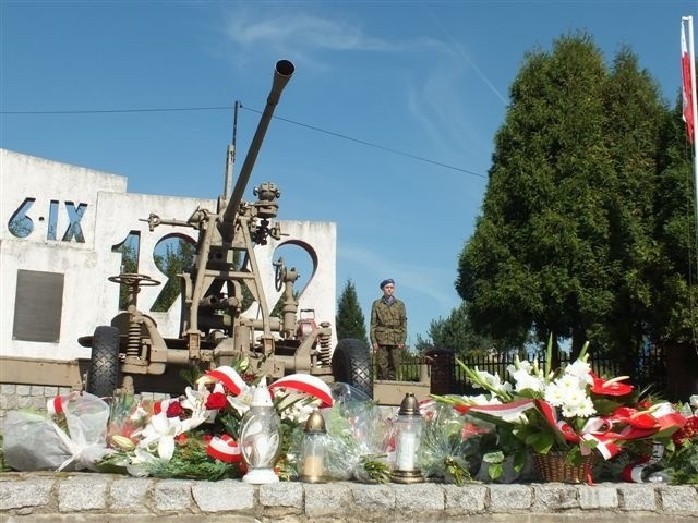 Obchody 75 rocznicy obrony Starachowic