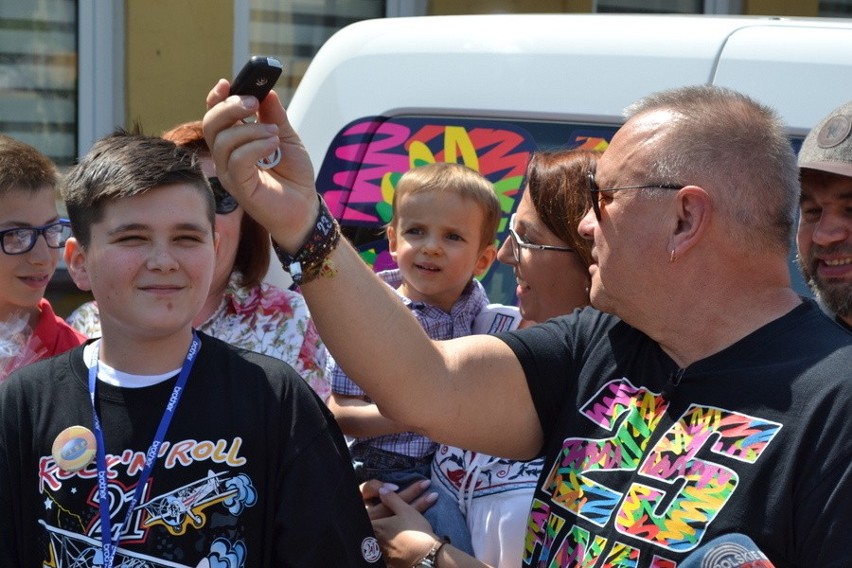 Jurek Owsiak w imieniu WOŚP-u przekazał zakładowi...