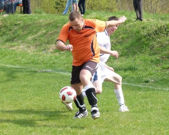 Daniel Pietrzyk zdobył dla Akcji Jastrzębia trzy bramki w meczu przeciwko KP Stanisławice. Akcja wygrała 3:2.