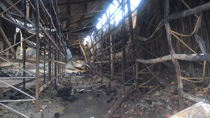 Pożar w Katowicach: spalona hala przy Żeliwnej