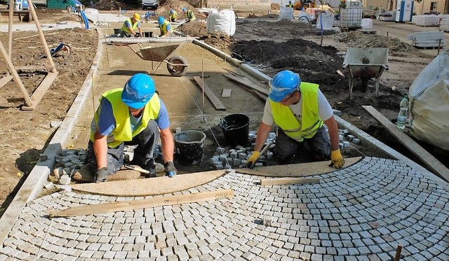 Po remoncie pl. Litewskiego rowerzyści nie będą mogli jeździć po wszystkich alejkach, a tylko po wyznaczonej drodze pożarowej.