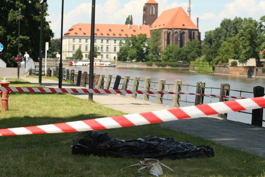 Wrocław: Martwa kobieta przy moście Pokoju. Jej zaginięcie zgłoszono wczoraj  