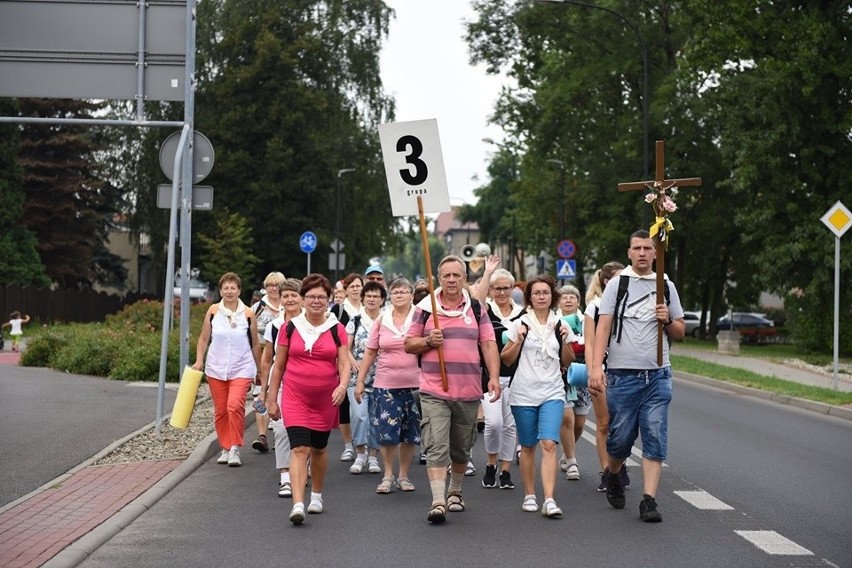 W pierwszym dniu wędrówki na Jasną Górę, pielgrzymi pokonali...