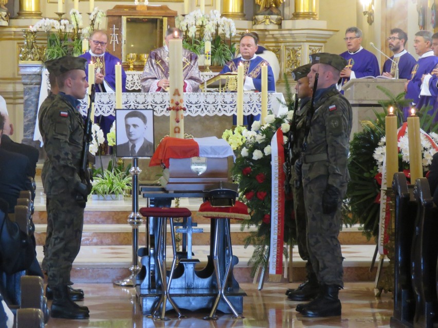 Uroczystości pogrzebowe kpt. WOJCIECHA STYPUŁY ps. „Bartek”
