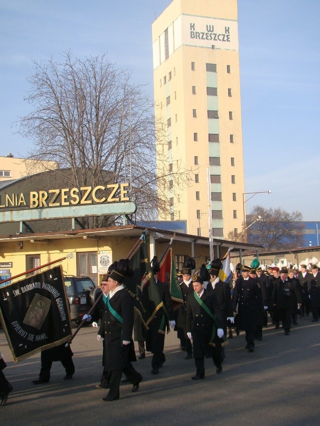 Ubiegłoroczna barbórka. Po oficjalnej części jak zwykle była tradycyjna "karczma piwna", ale górnicy nie tryskali humorem jak w latach wcześniejszych. Już rok temu mówiono o likwidacji kopalni