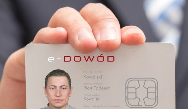 E-dowód będzie plastikową kartą, ale wyposażoną w elektroniczny czip