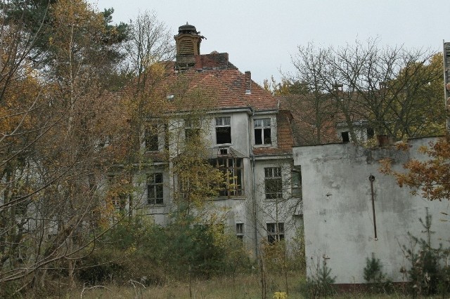 To ten poradziecki szpital przy ul. Wyspiańskiego w Świnoujściu odegra istotną rolę, jeśli chodzi o przyszłość drużyny piłkarskiej Flota.