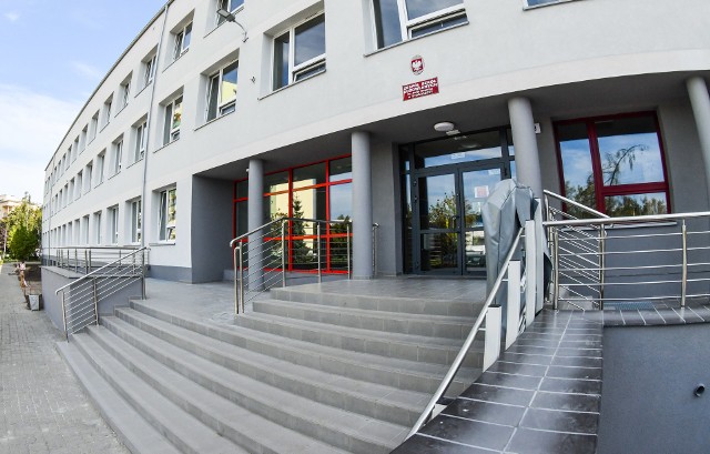 Uczniowie Zespołu Szkół Budowlanych w Bydgoszczy wciąż uczą się zdalnie, więc szkoła także wirtualnie zorganizowała drzwi otwarte.