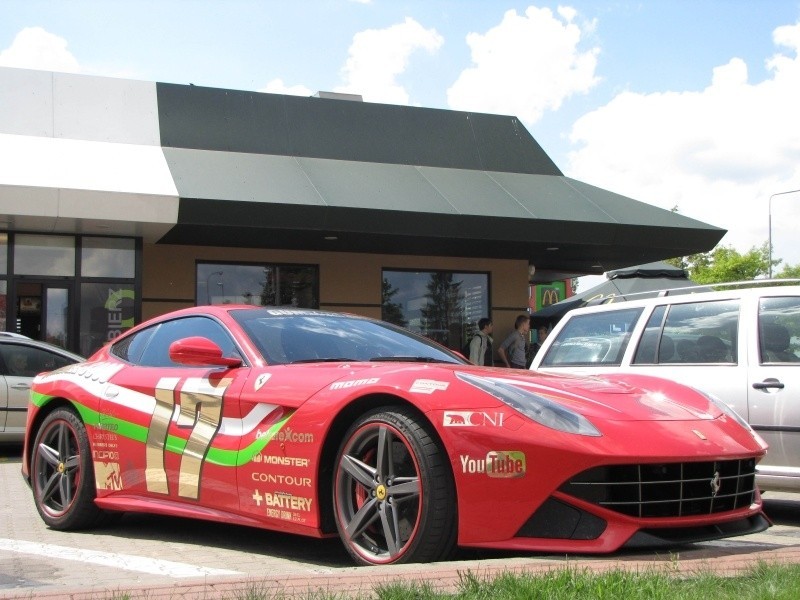 Gumball 3000 przejechał przez Podlaskie. Zobacz te samochody [FOTO]