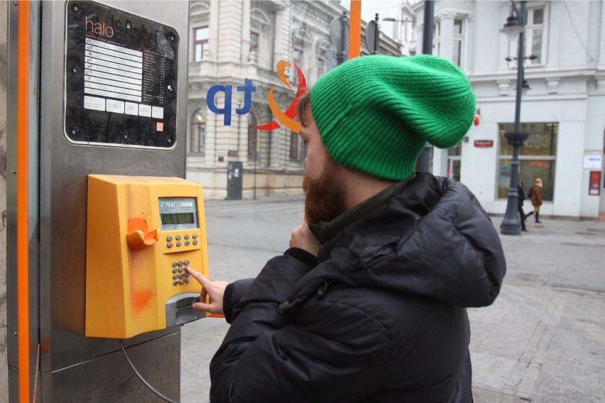 Umowa przez telefon. Nawet przedłużając przez telefon umowę wcześniej zawartą tradycyjnie, można narazić się na straty. Co zrobić?