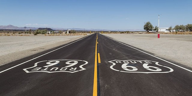 Historyczny fragment Route 66 w Kalifornii