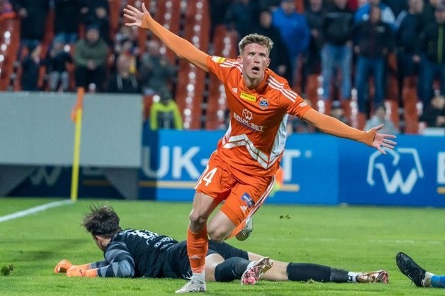 Kacper Karasek zdobył pierwszego gola w meczu w Niecieczy
