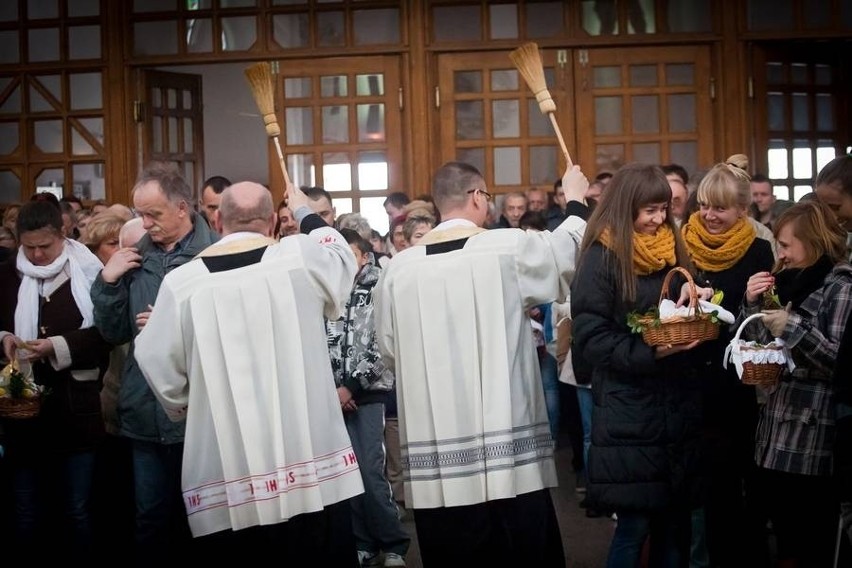 Wielka Sobota: Święcenie pokarmów (GALERIA)