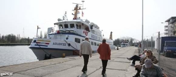 Bilety na statki białej floty trochę w tym roku zdrożeją. Na przykład normalny dla osoby dorosłej z Międzyzdrojów do Ahlbeck będzie kosztował 9,50 euro. Ze Świnoujścia 8,50.