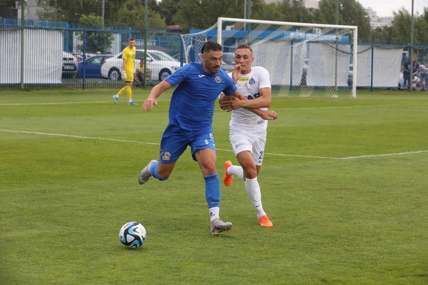 Ruch Chorzów - Hutnik Kraków. Dawid Kubowicz (z lewej)...