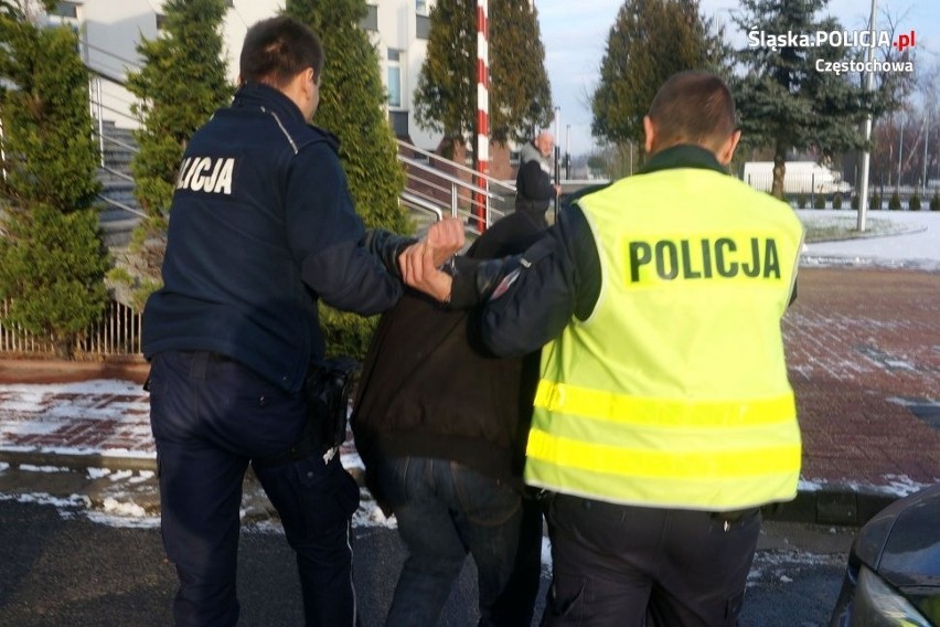 Częstochowska policja odzyskała dwa skradzione busy o wartości ponad 160 tysięcy zł ZDJĘCIA