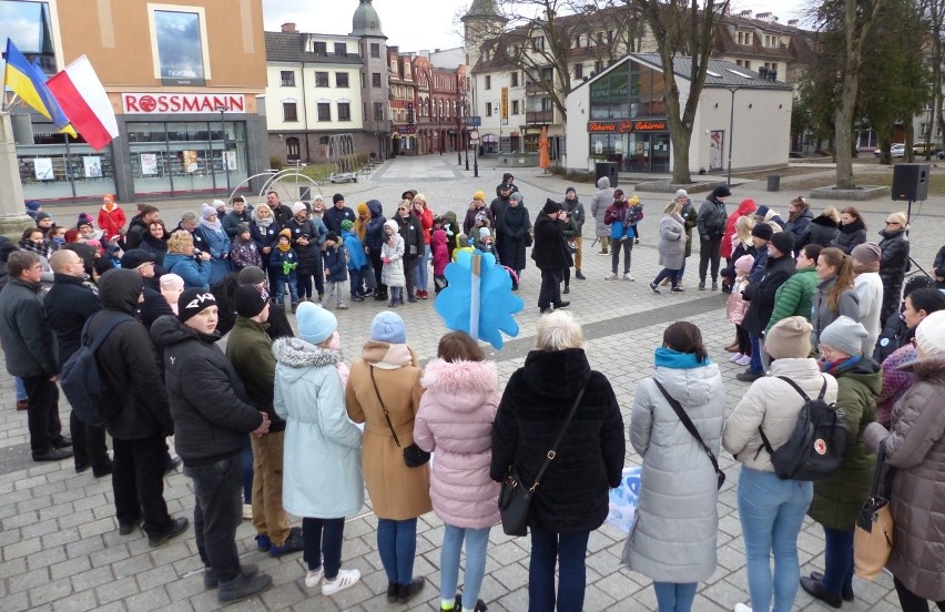 Światowy Dzień Autyzmu. Happening na placu Pokoju.