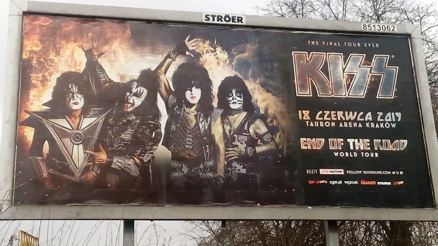 Kraków. Plakat zespołu Kiss propaguje symbole nazistowskie?