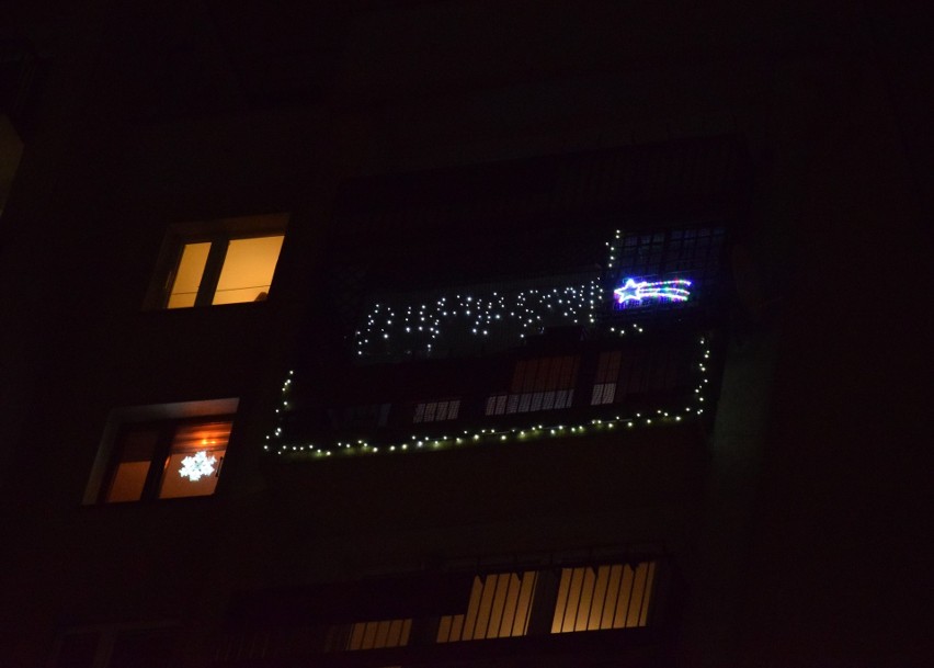 Chętnie rozświetlamy nasze balkony. Takie dekoracje...