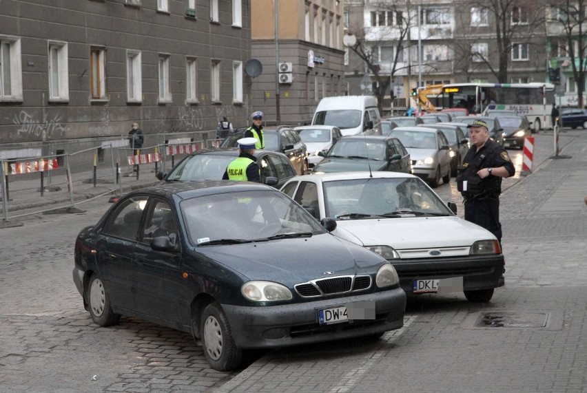 Straż miejska odholowała auta ze Stawowej